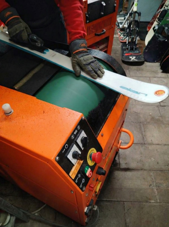 Mise à plat de la semelle sur la machine