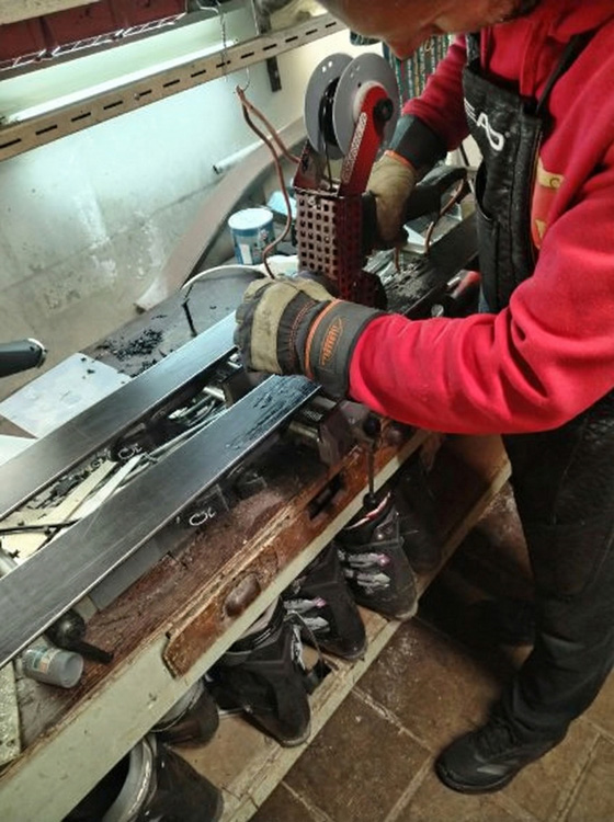 Rebouchage de la semelle des skis